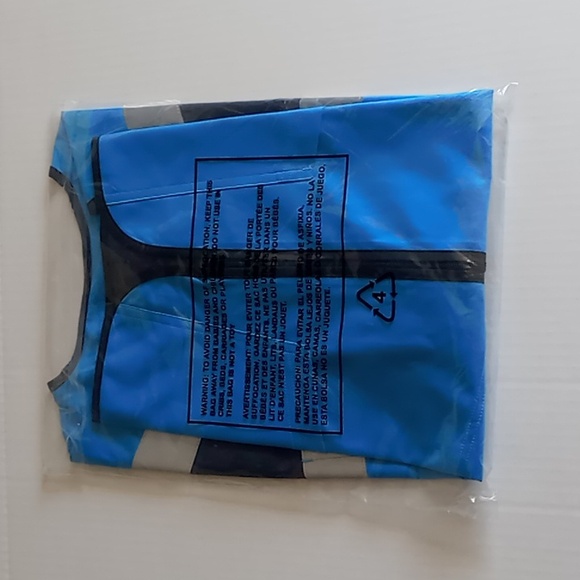 Amazon High visibility Vest Designed By Luly Yang in Seattle - Picture 4 of 5